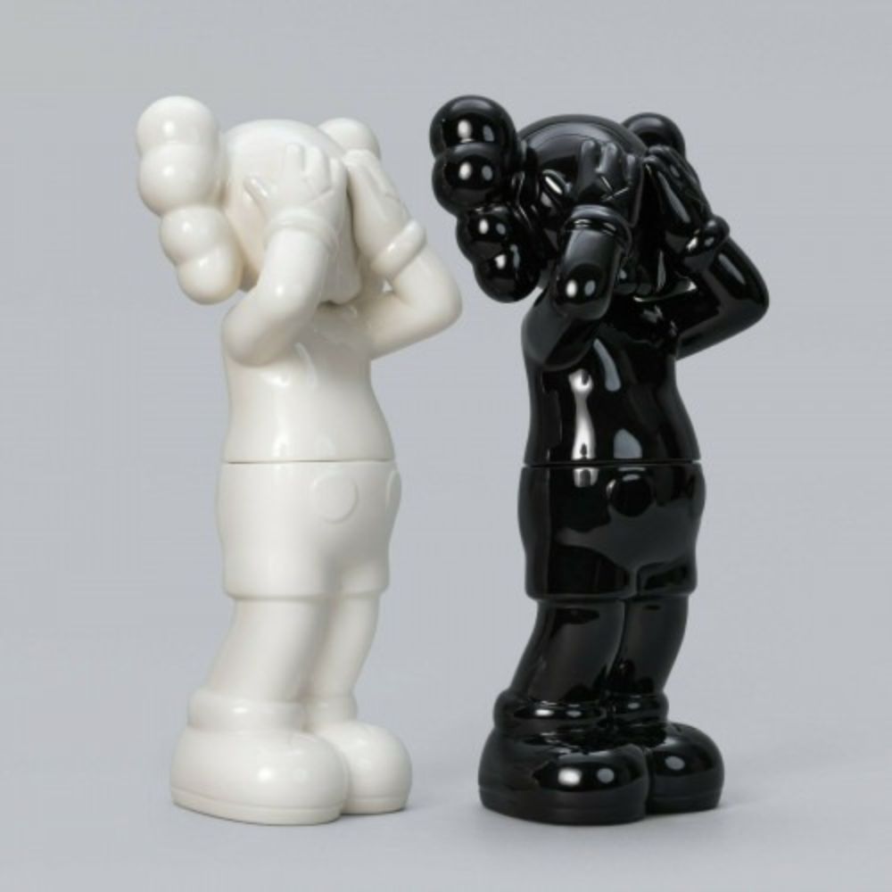 Céramique Kaws - Holiday UK (set of two)